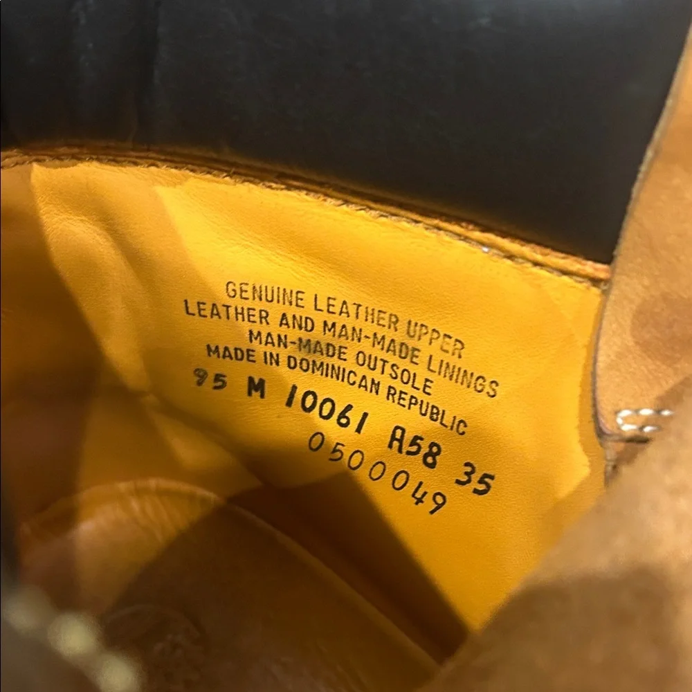 Timberland Classic Brown Boots with Yellow Laces - Picture 7 of 7